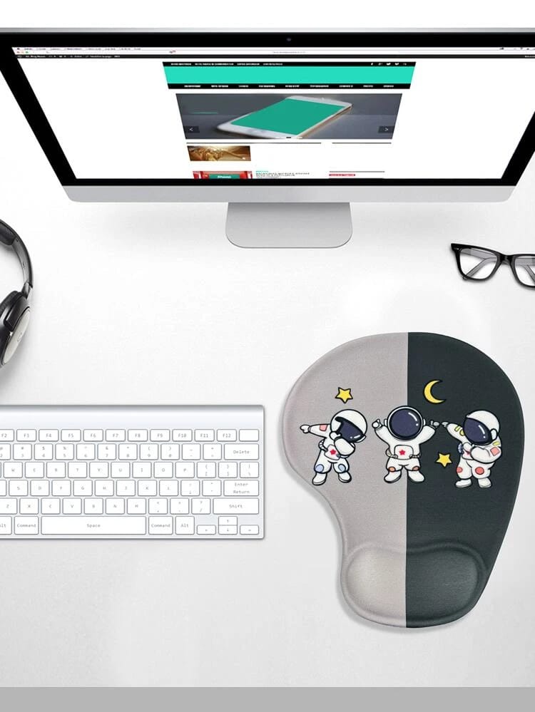 3 Astronauts Mouse Pad with Gel Wrist Rest